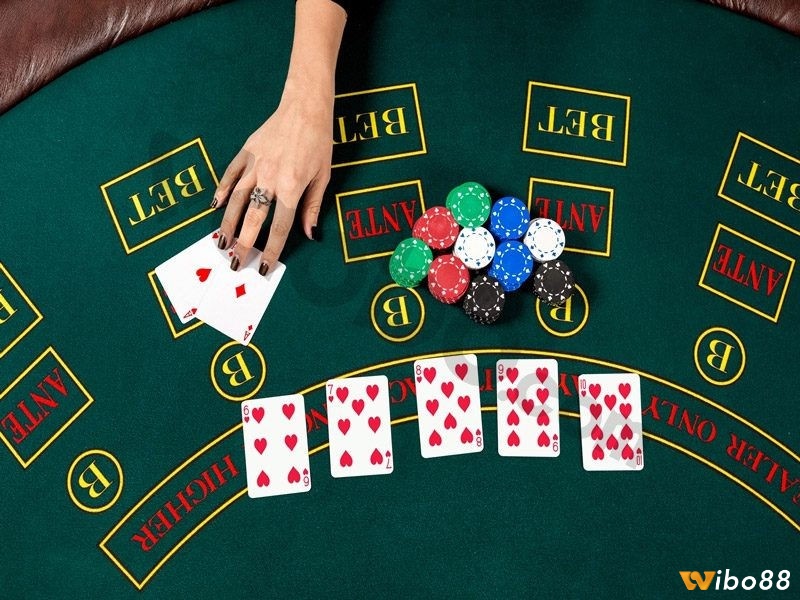 Cách chia bài poker theo quy trình như thế nào?