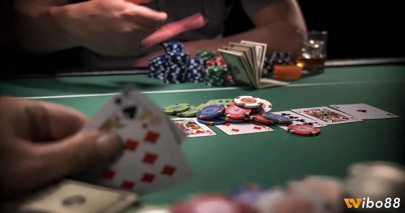 Điểm hấp dẫn của Poker hấp dẫn người chơi toàn thế giới